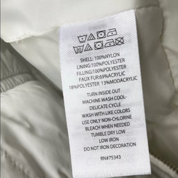 Savannah Girls 2T White Hooded  Vest Front zipper Faux fur trim V.good c… - Picture 7 of 7